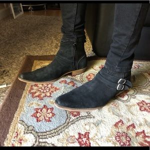 Men’s Chelsea boots
